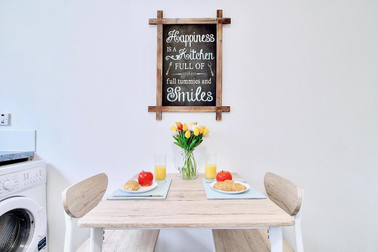 Railroad Apartment Wishaw  Εξωτερικό φωτογραφία